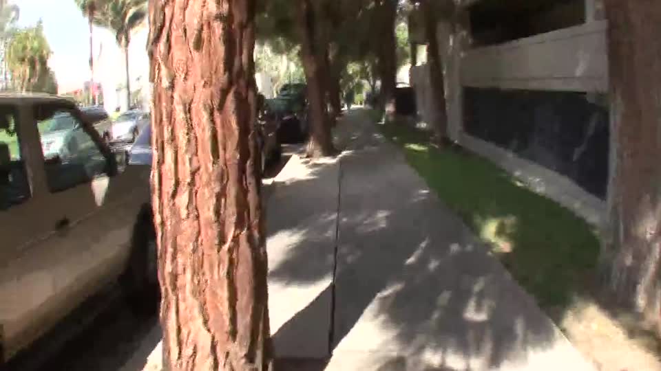 Hier können Sie sehen, wie ein alter Mann einen Teenager fickt