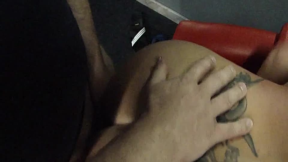 Deutsche Dicke Titten Milf in der Karawane gefickt Deutsche Dicke Titten Milf in der Karawane gefickt